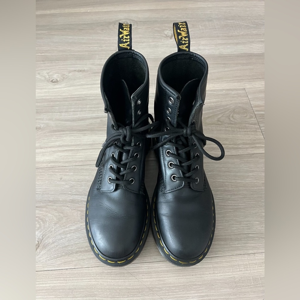 Dr. Martens 1460 WOMEN'S SMOOTH LEATHER LACE UP BOOTS - W 8 - Smooth Leather